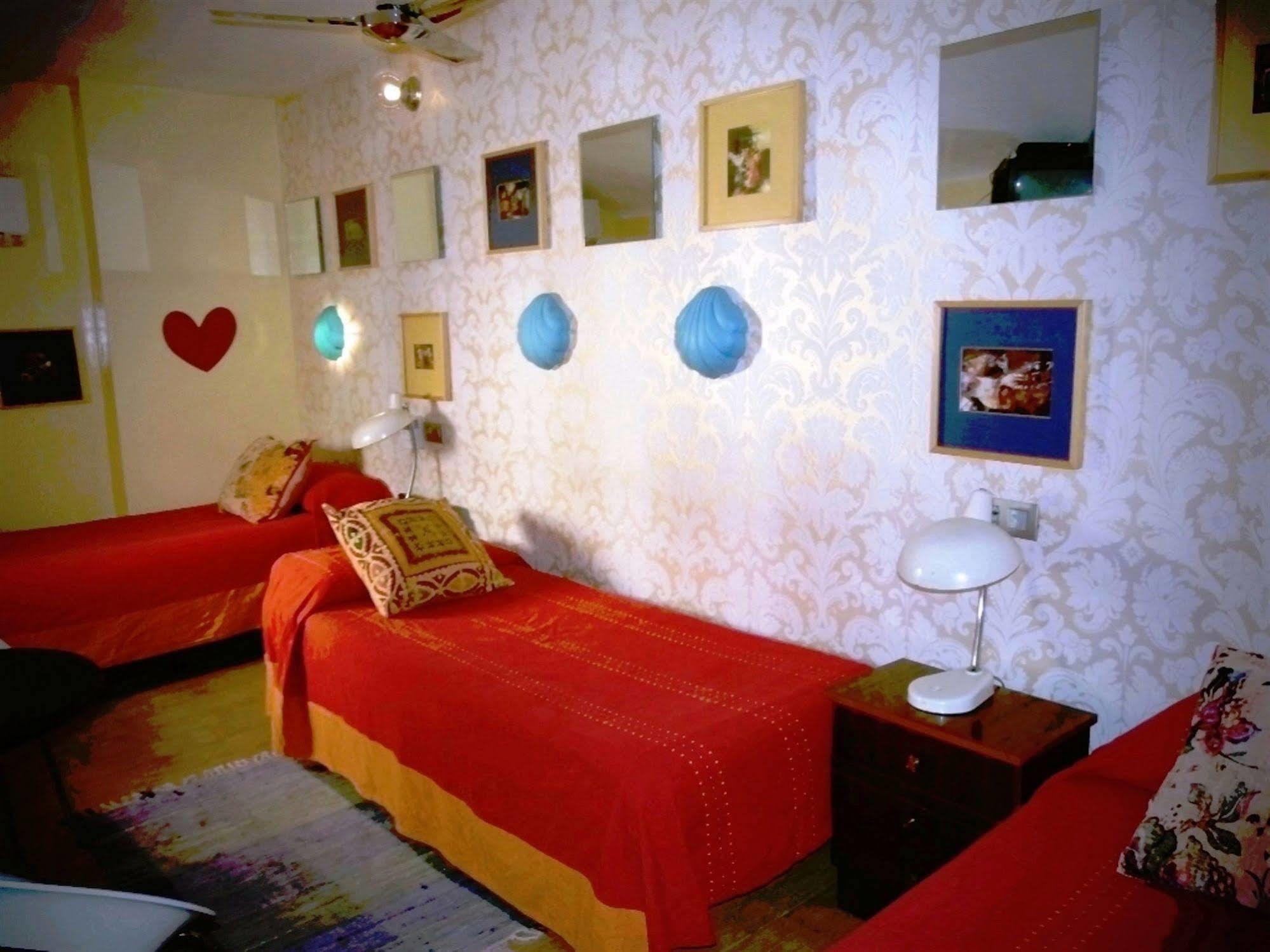 Gasthuis Casa De Huespedes Dolce 2*